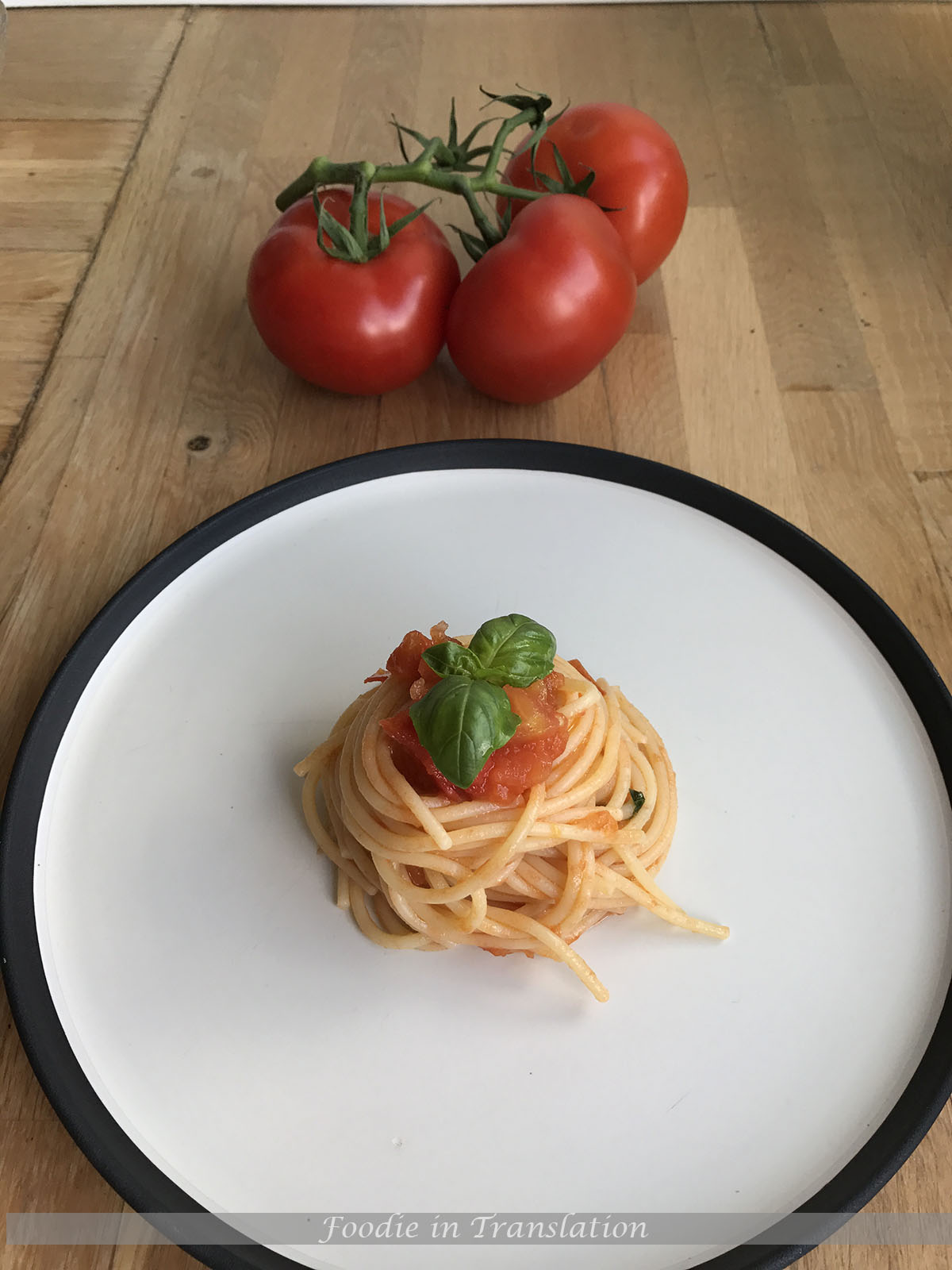 spaghetti with tomatoes and basil step5