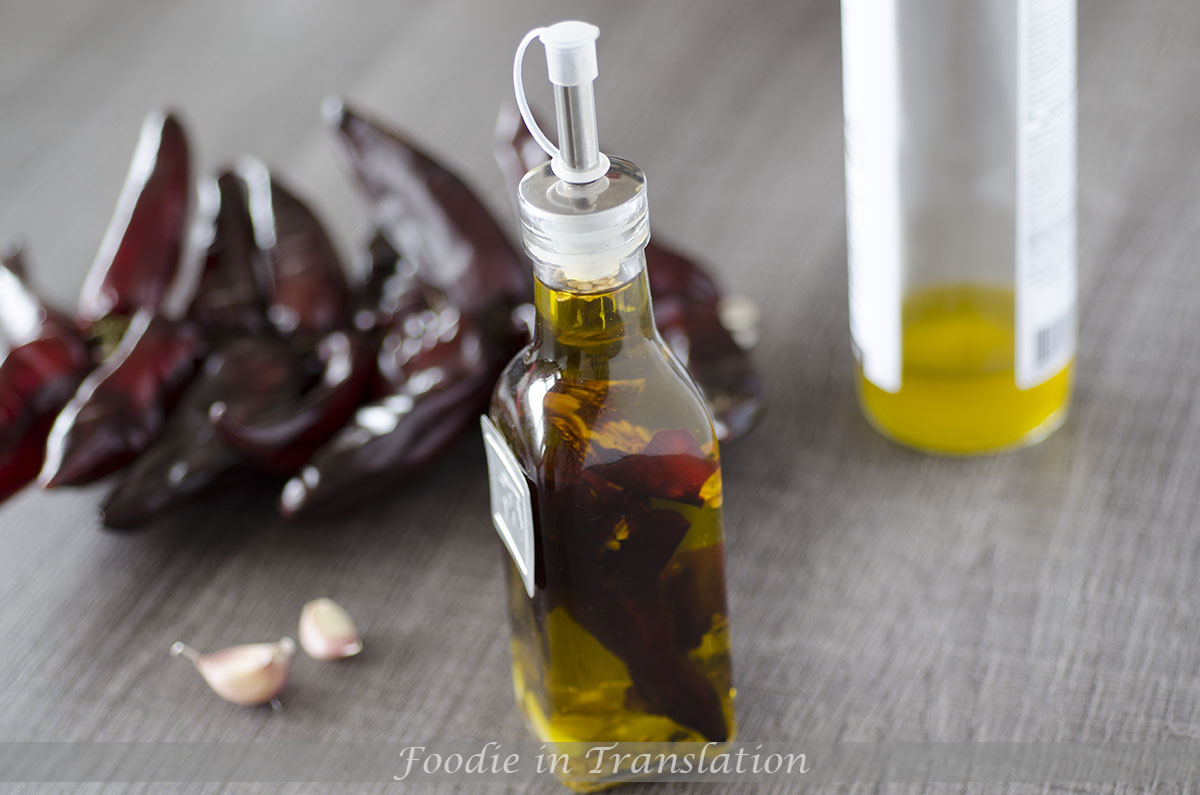 Hot chilli olive oil: give a little extra to your dishes!