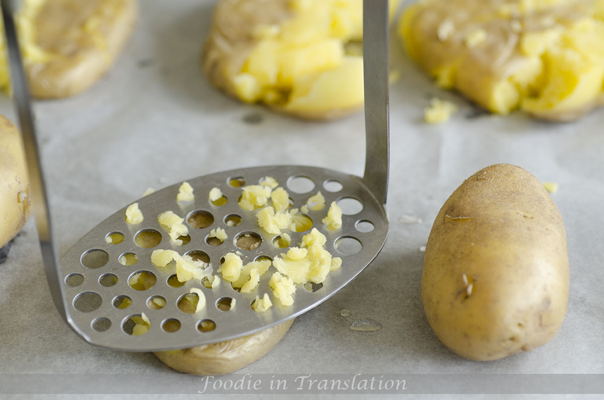 Patate al forno schiacciate_step2