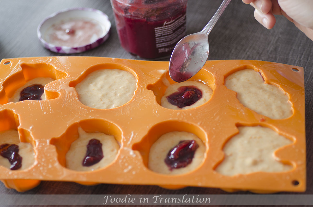 Pumpkin muffin with raspberry jam_step4