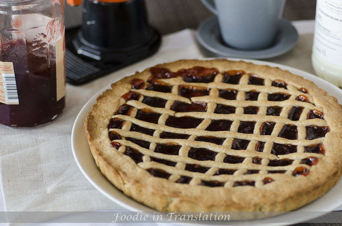 Crostata avec de la confiture de fraises