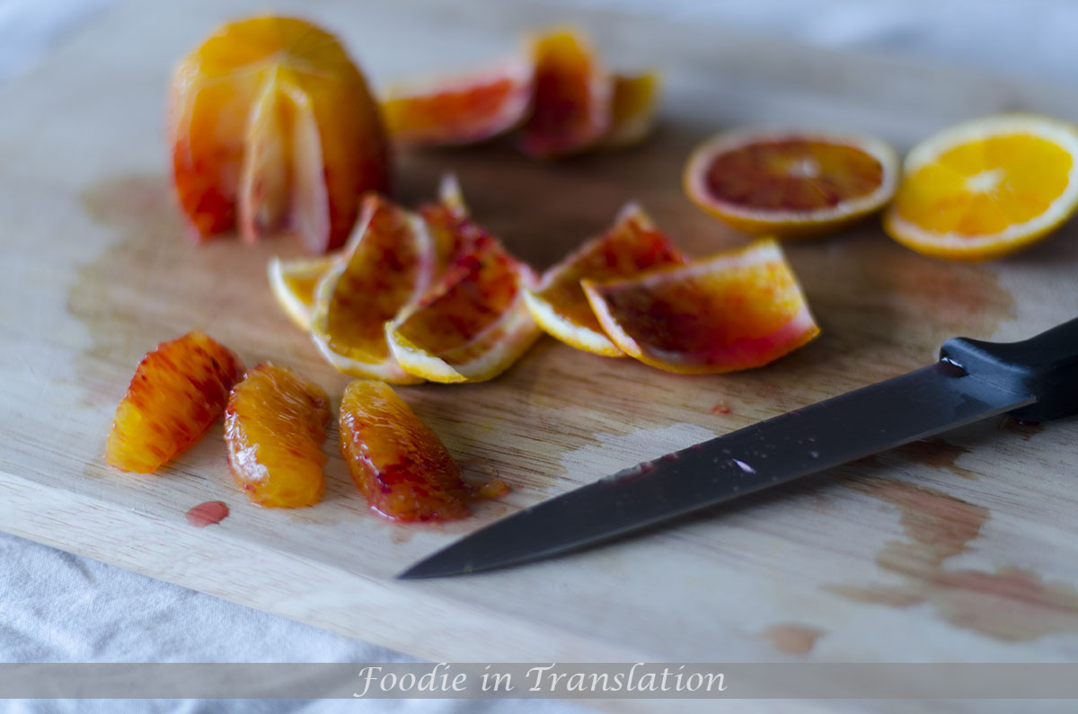 Insalata di arance con olive, cipolla rossa e formaggio stagionato_step2